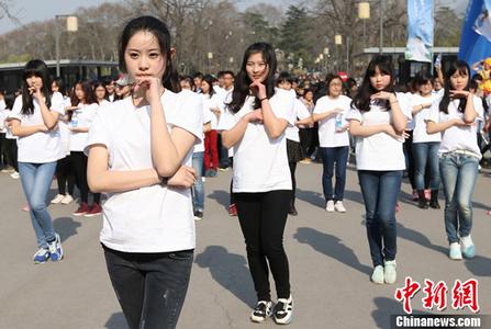 麦琳李行亮热气球旅行成名场面，单线旅行欲破冰